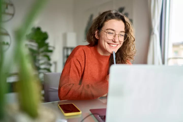 Woman learning online